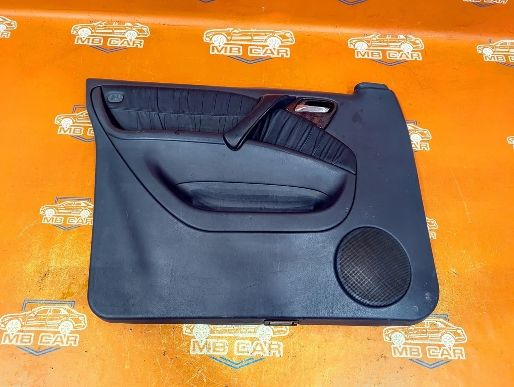 Карта двери передняя левая Mercedes-Benz