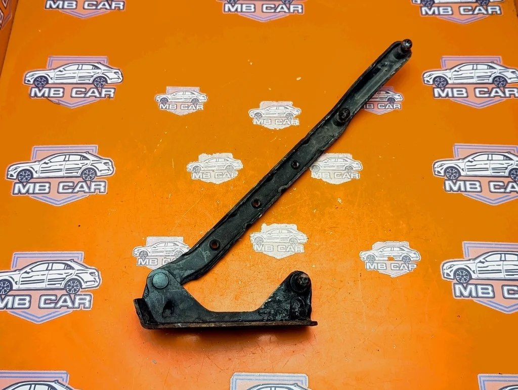 Петля капота Mercedes-Benz
