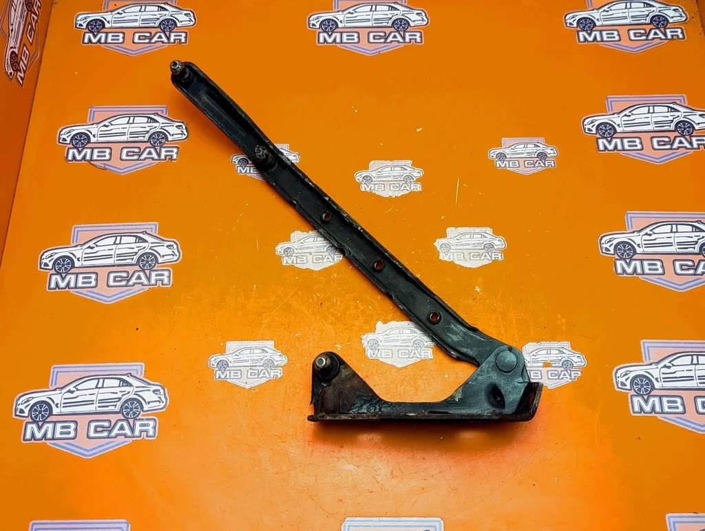 Петля капота Mercedes-Benz