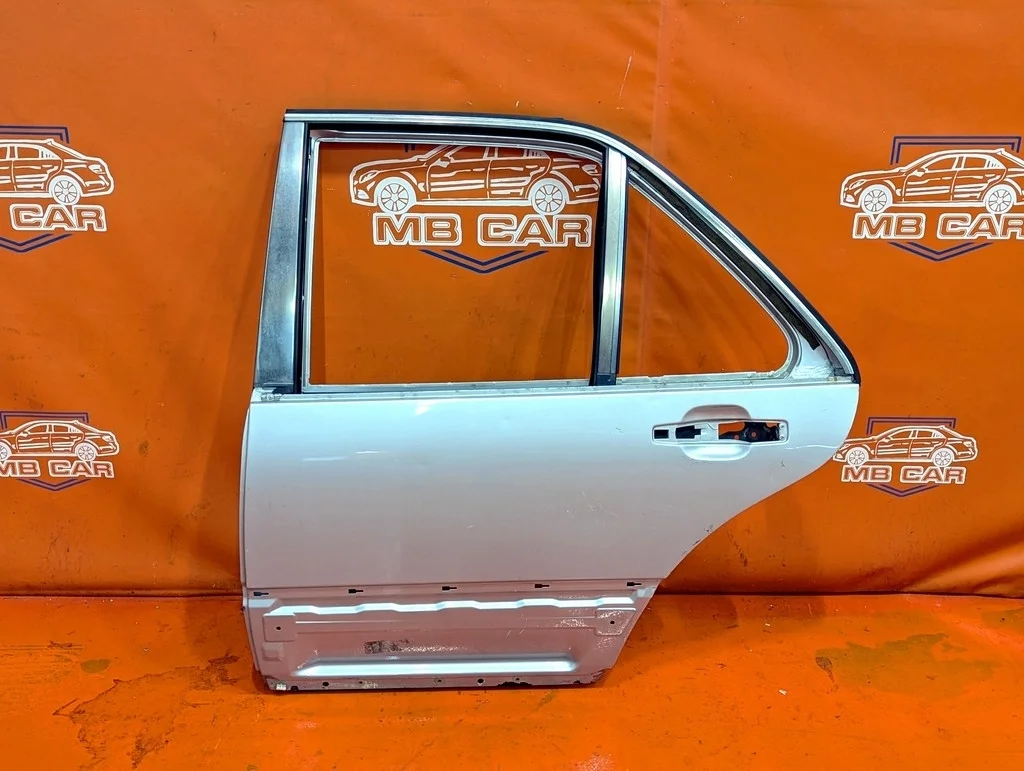 Дверь задняя левая Mercedes-Benz