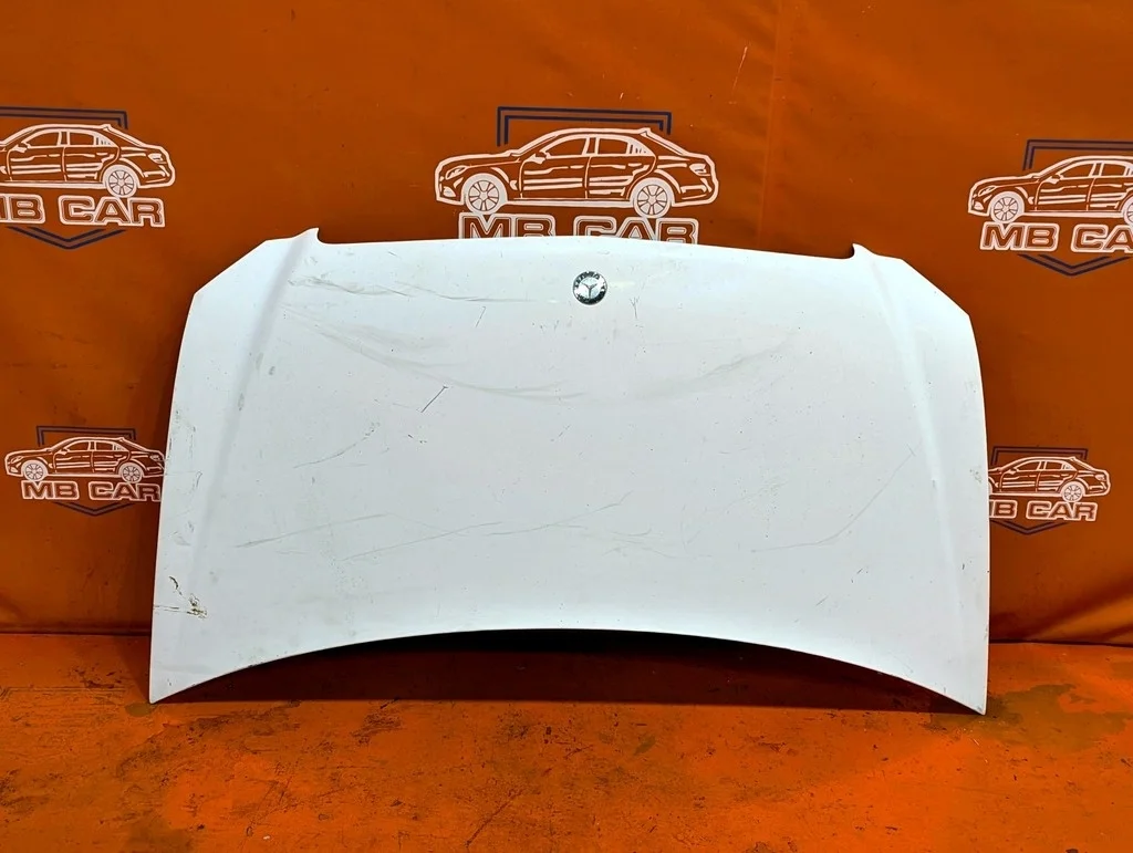Капот Mercedes-Benz