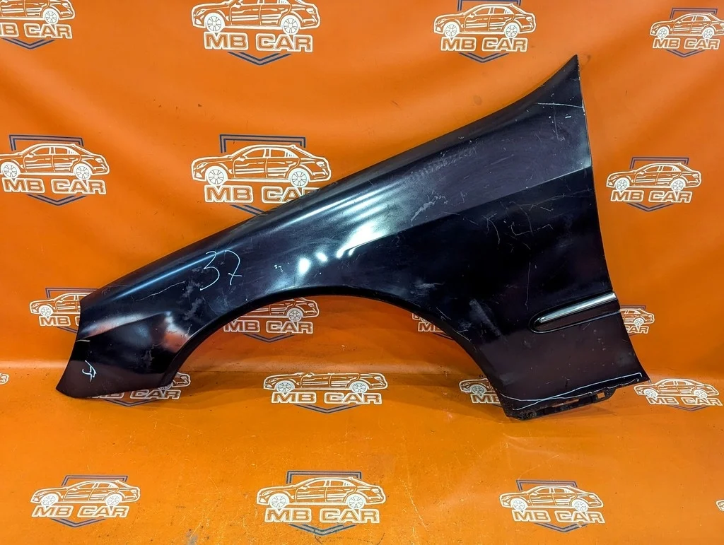 Крыло переднее левое Mercedes-Benz
