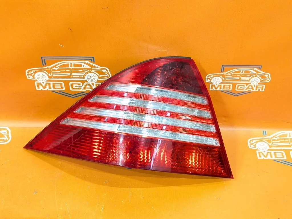 Фонарь задний левый Mercedes-Benz
