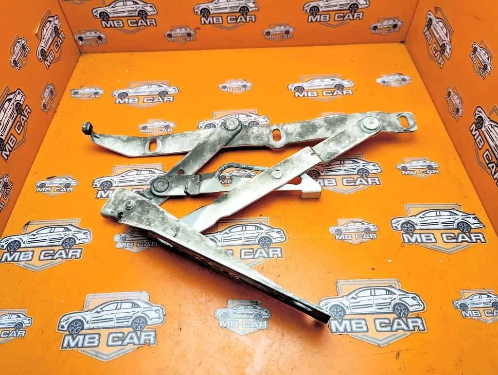 Петля капота Mercedes-Benz