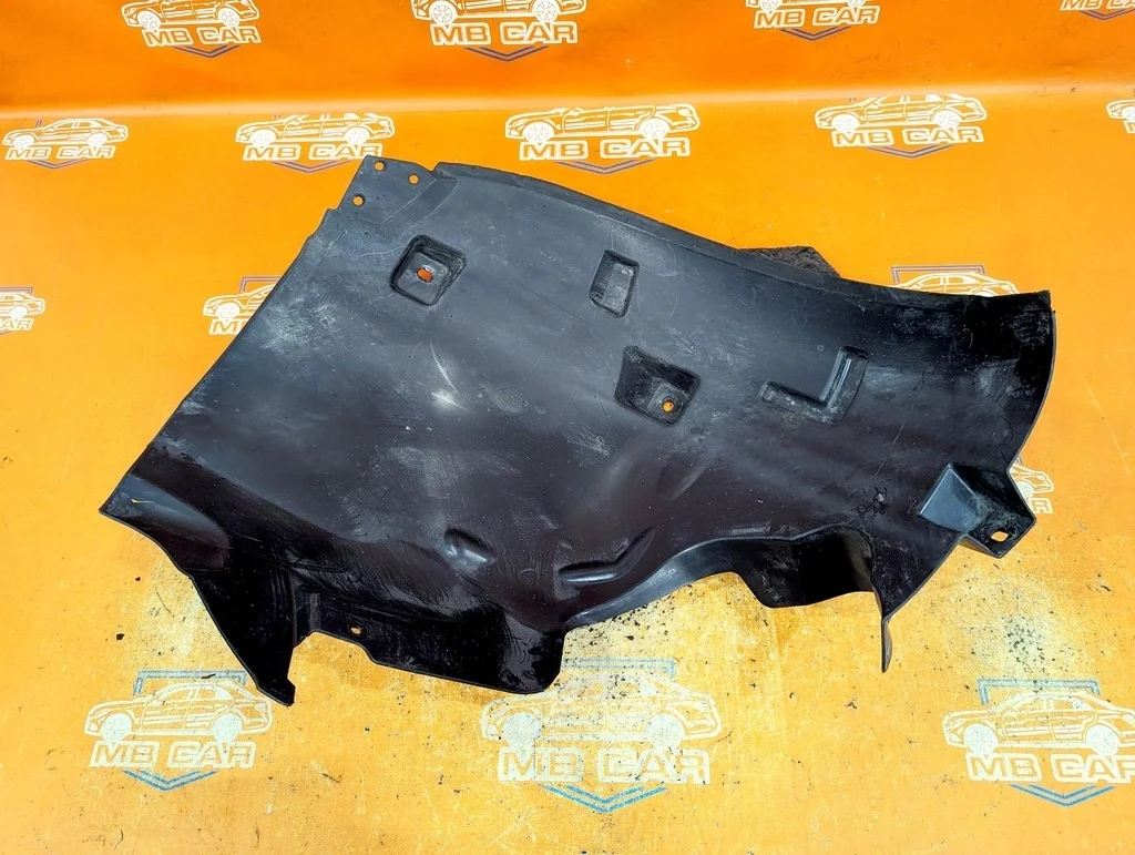Подкрылок передний правый, задняя часть Mercedes-Benz