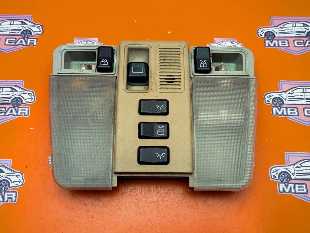 Плафон салона Mercedes-Benz