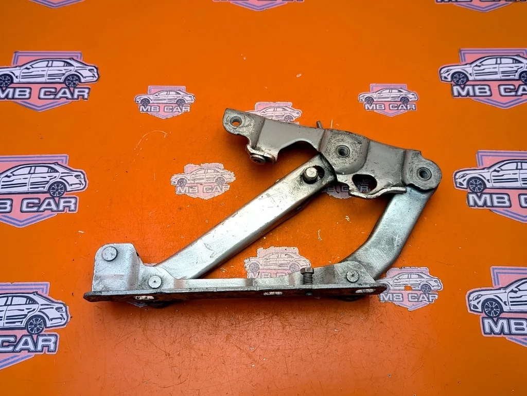 Петля капота Mercedes-Benz