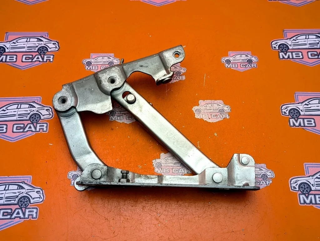 Петля капота Mercedes-Benz