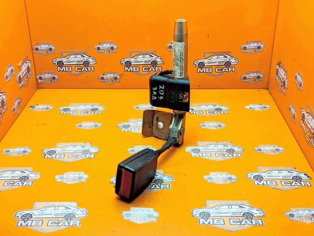 Замок ремня безопасности Mercedes-Benz