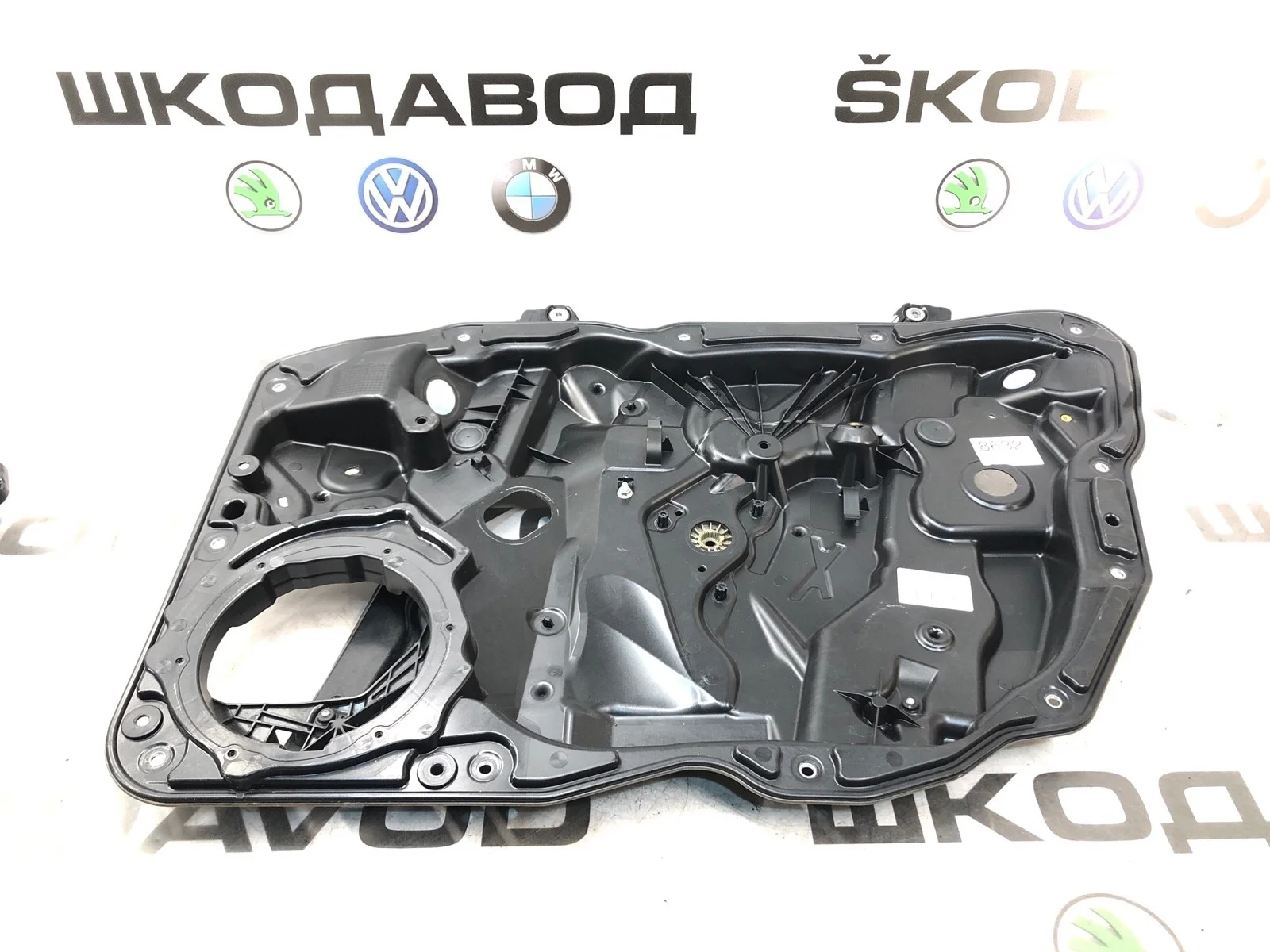 Стеклоподъемник Volkswagen Touareg 2014 7P6837462B 2 NF 3.0 CJMA, передний правый