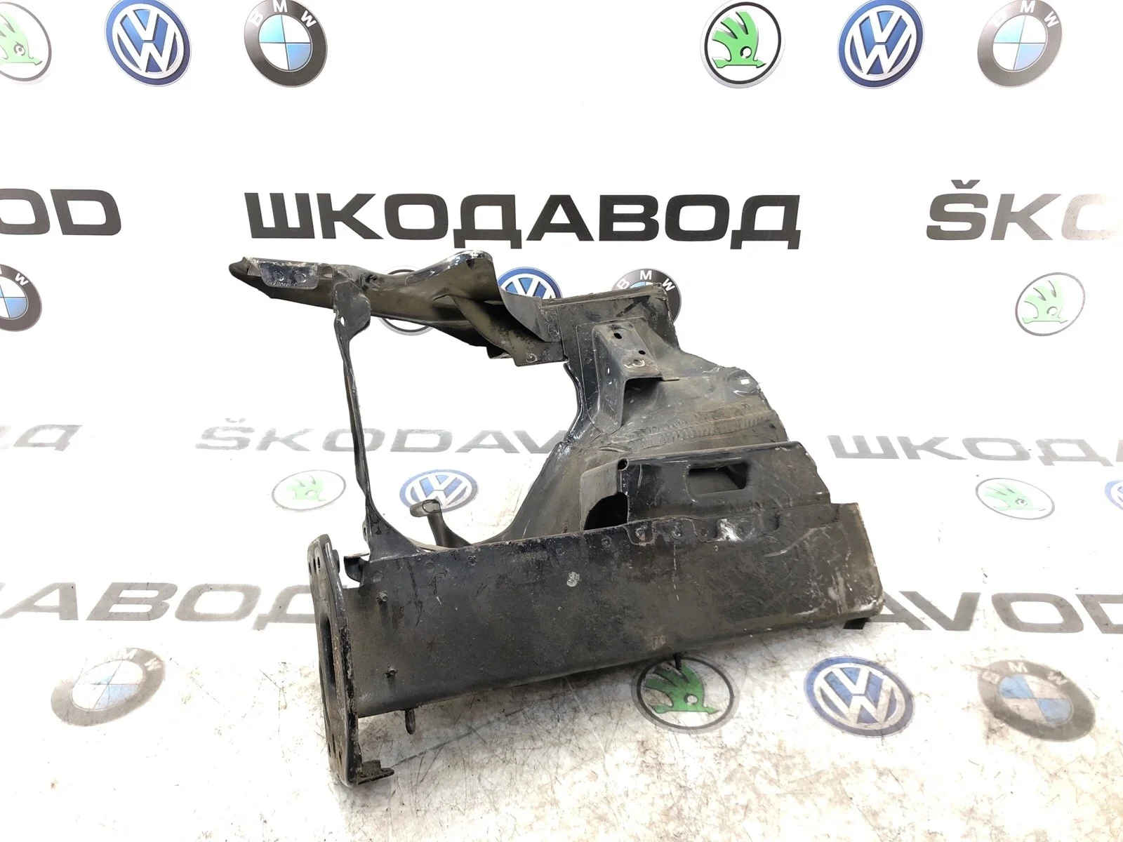 Лонжерон Skoda Octavia Scout 2011 1Z0810366A A5 (1Z) 2.0 CFHC, передний правый