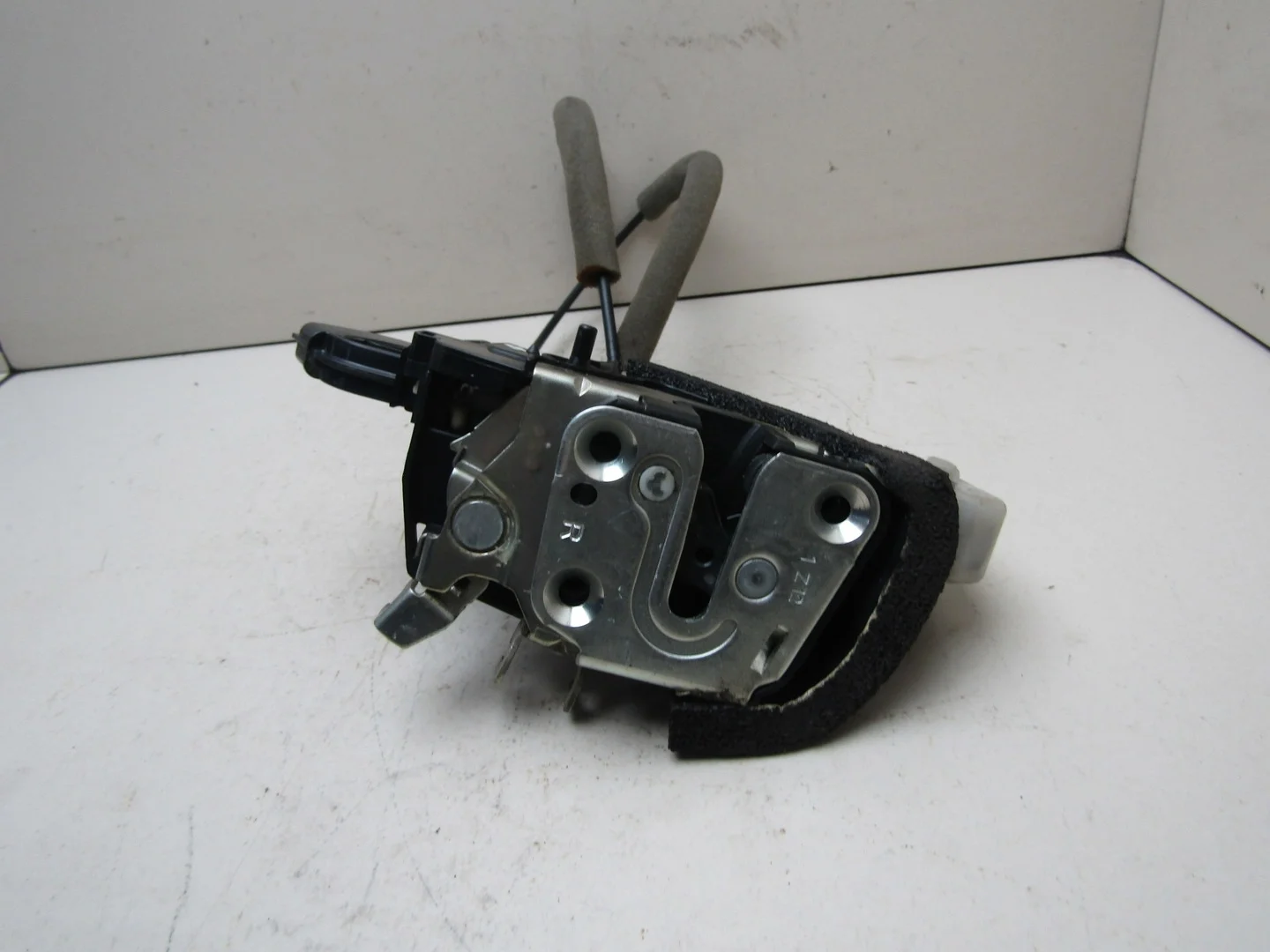 Замок двери задней правой Nissan X-Trail (T31) 2007-2014  [82500JG000]  2.0 MR20DE в Вологде