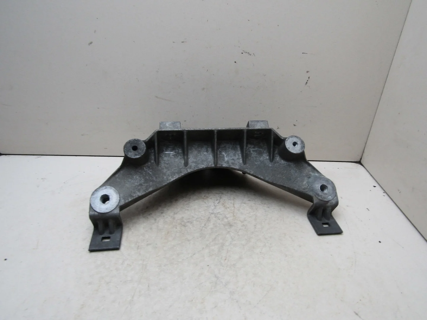 Кронштейн (сопут. товар) BMW X6 E71 2008-2014  [51717137238]  3.0 M57N2 в Вологде