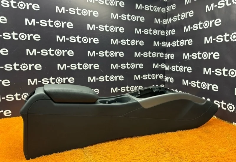 Подлокотник Audi A4 2013 8K0863244A B8/8K CDN