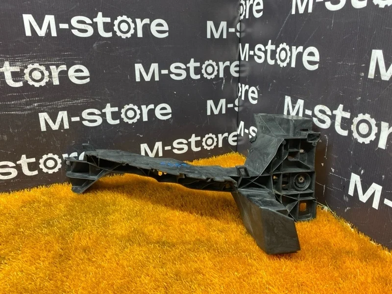 Кронштейн фары Audi Q7 2015 4M0805608 4M CYR, передний правый