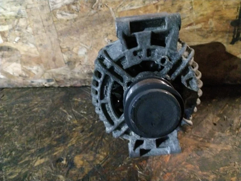 Генератор с обгонной муфтой 140а Audi A5 2010 8T3