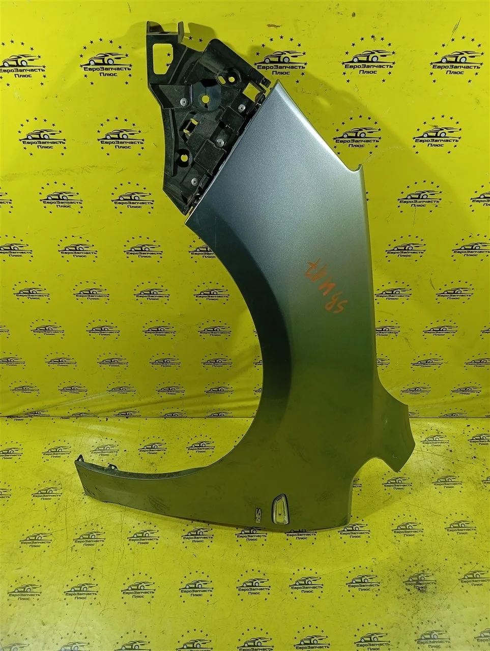 Крыло Opel Astra 13390003 J, переднее левое