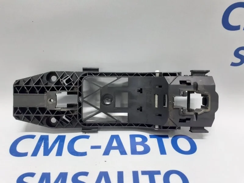 Кронштейн ручки двери Volkswagen Tiguan 2008-2011 5N0839885F 2.0T, задний левый