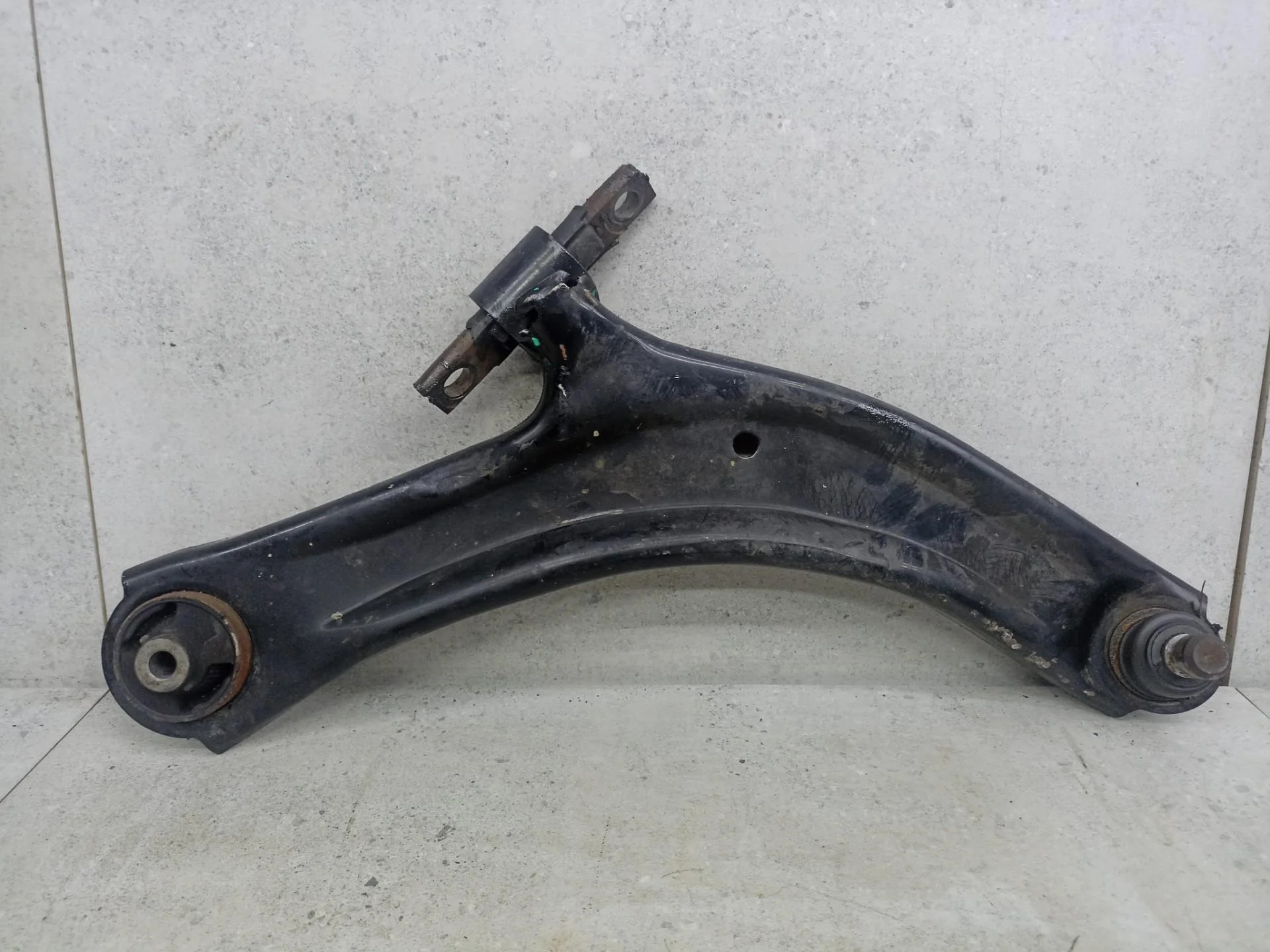 Рычаг передний правый Nissan X-Trail T31 2011