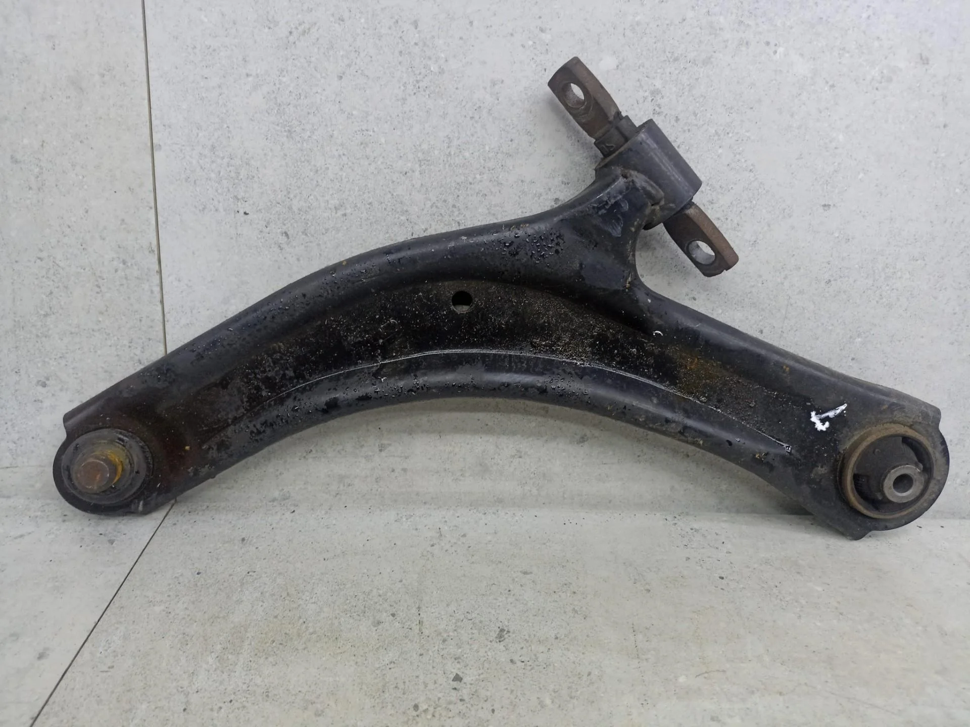 Рычаг передний левый Nissan X-Trail T31 2011