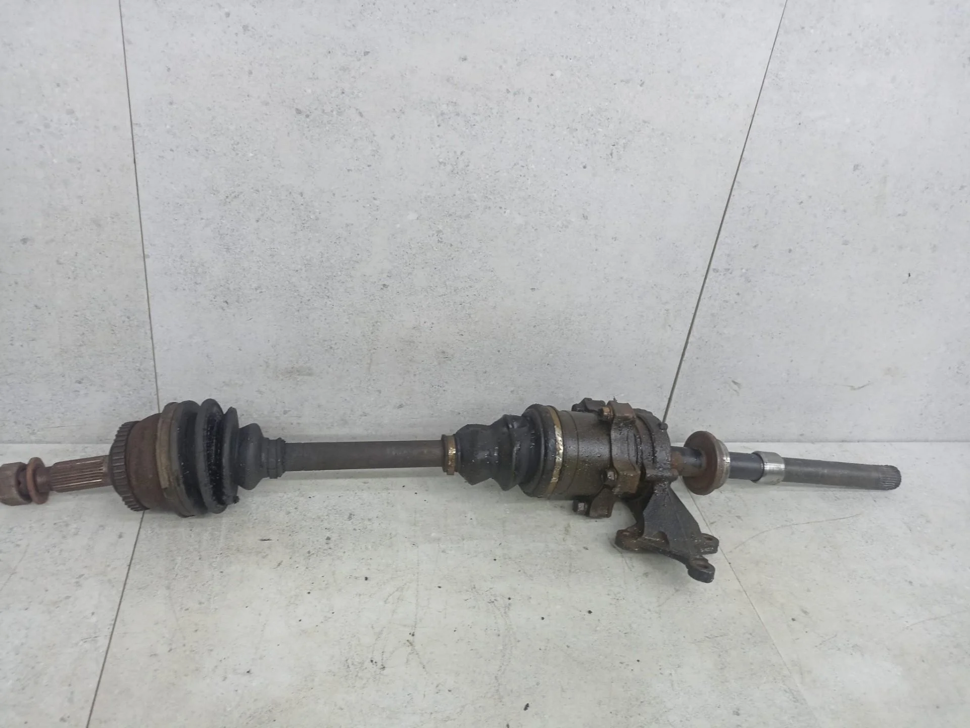 Полуось передняя правая Nissan X-Trail T30 рест.