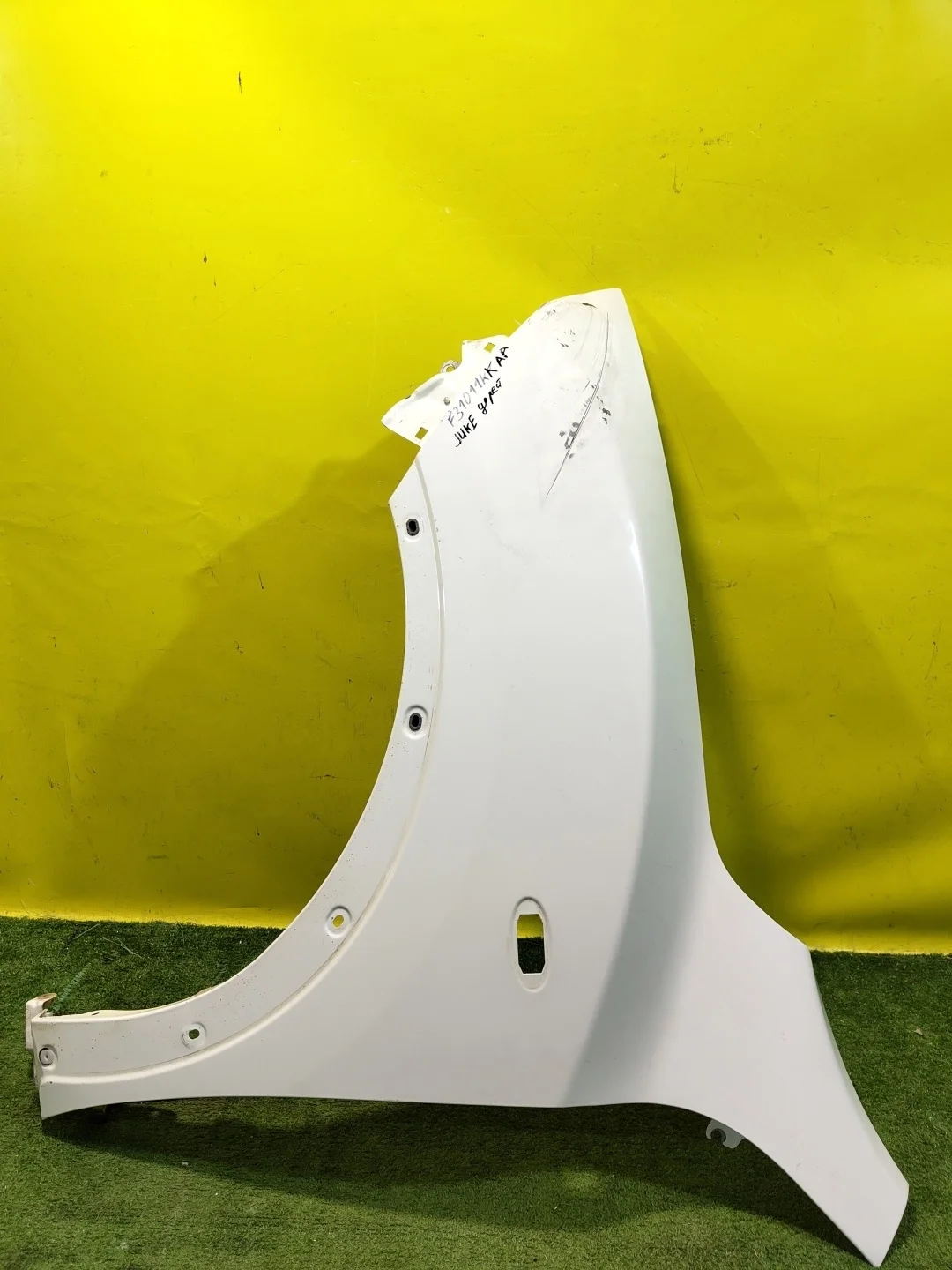 Крыло переднее левое  Nissan Juke (F15) 2011 F31011KKAA 24871