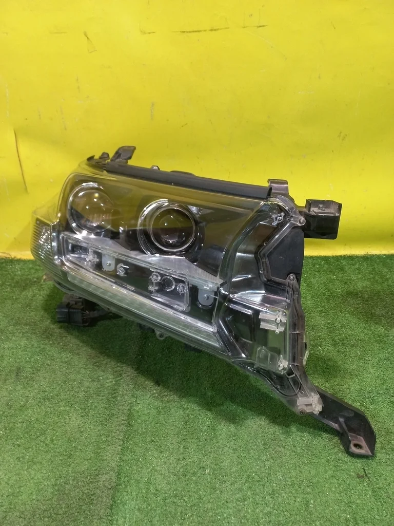 Фара правая LED Toyota Land Cruiser (200) 2015> 8110560P40 35681