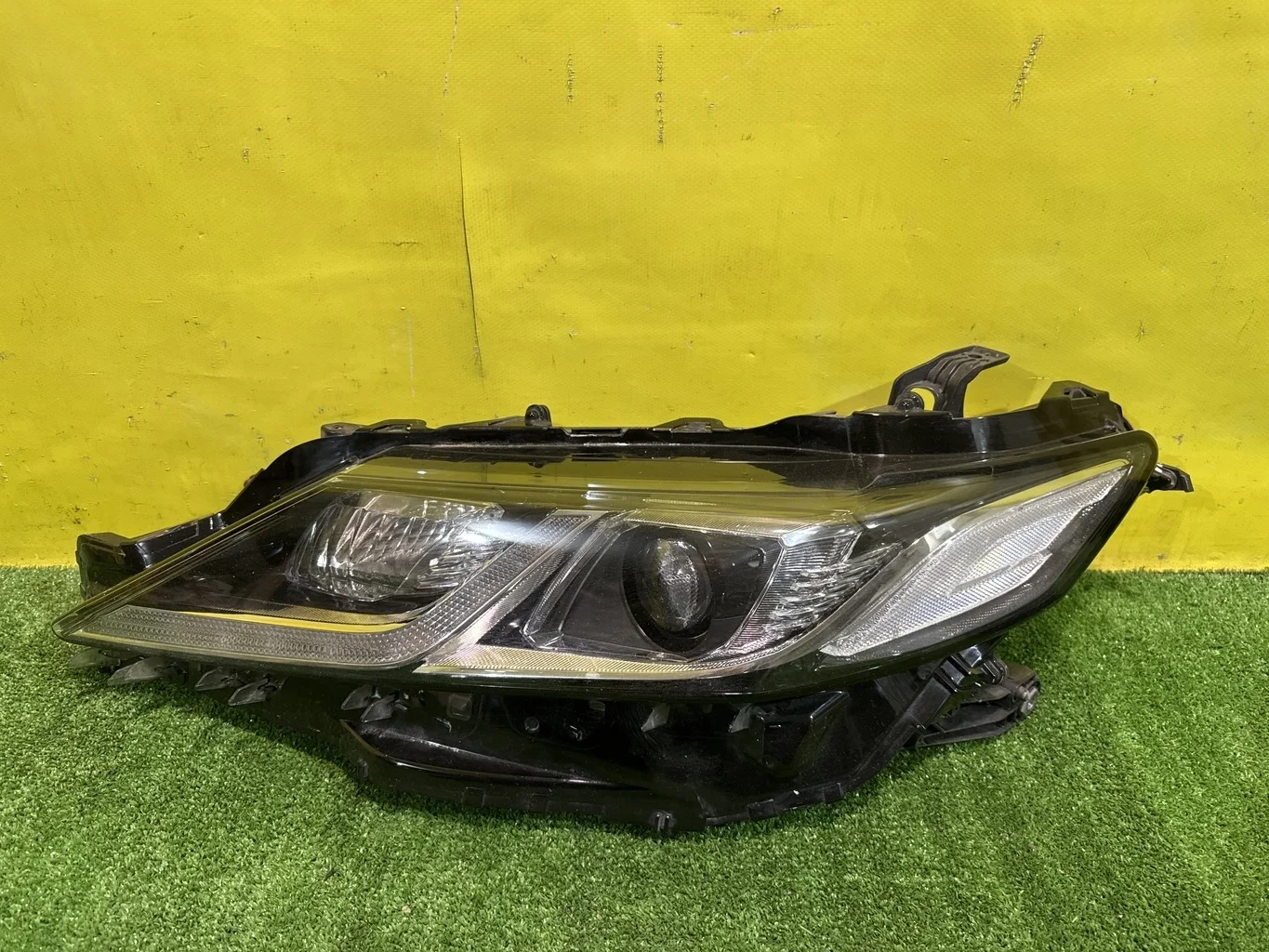 Фара левая LED Toyota Camry V70 2017 8115033C70 40396