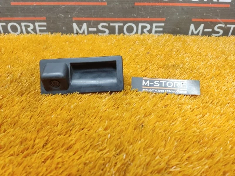 Камера заднего вида Audi Q5 2009 5N0827566C 8R CDNC