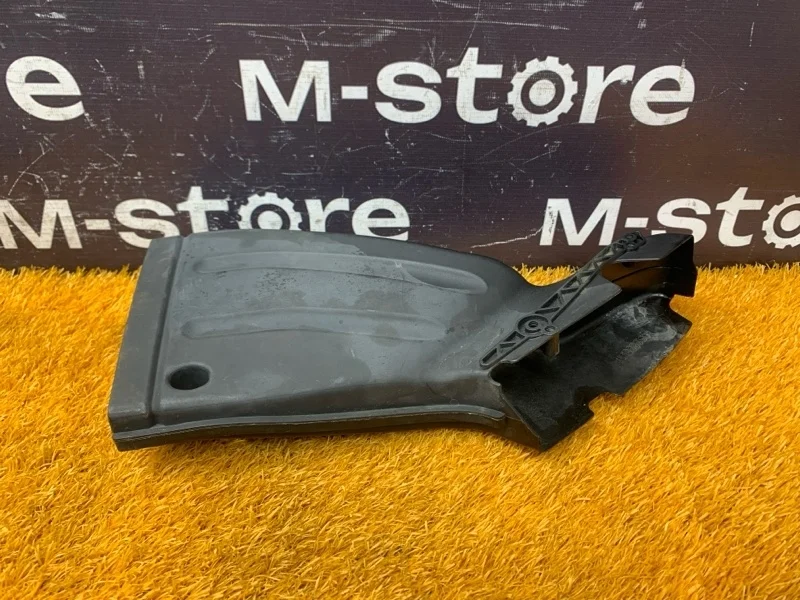 Воздухозаборник Audi A4 2008 8E0129618H B7 ALT