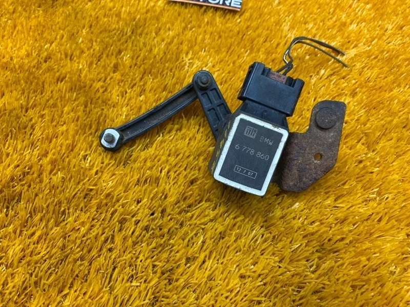 Датчик высоты дорожного просвета Bmw 5-Series 2007 6778860 E60 N52B25A, задний правый