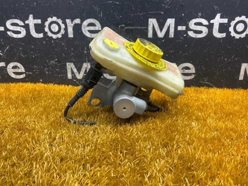 Главный тормозной цилиндр Audi A4 2006 8E0611301G B7/8E BFB