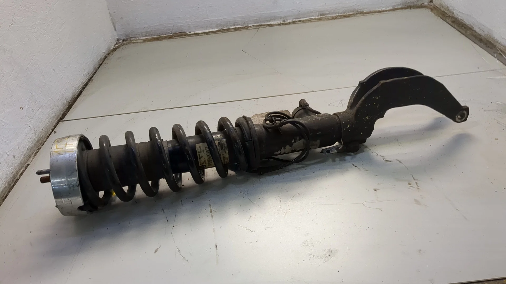 Амортизатор подвески BMW X5 E70 2006-2013 КПП автомат 4х4 (АКПП) N62B48B Бензин 4.8 л Инжектор