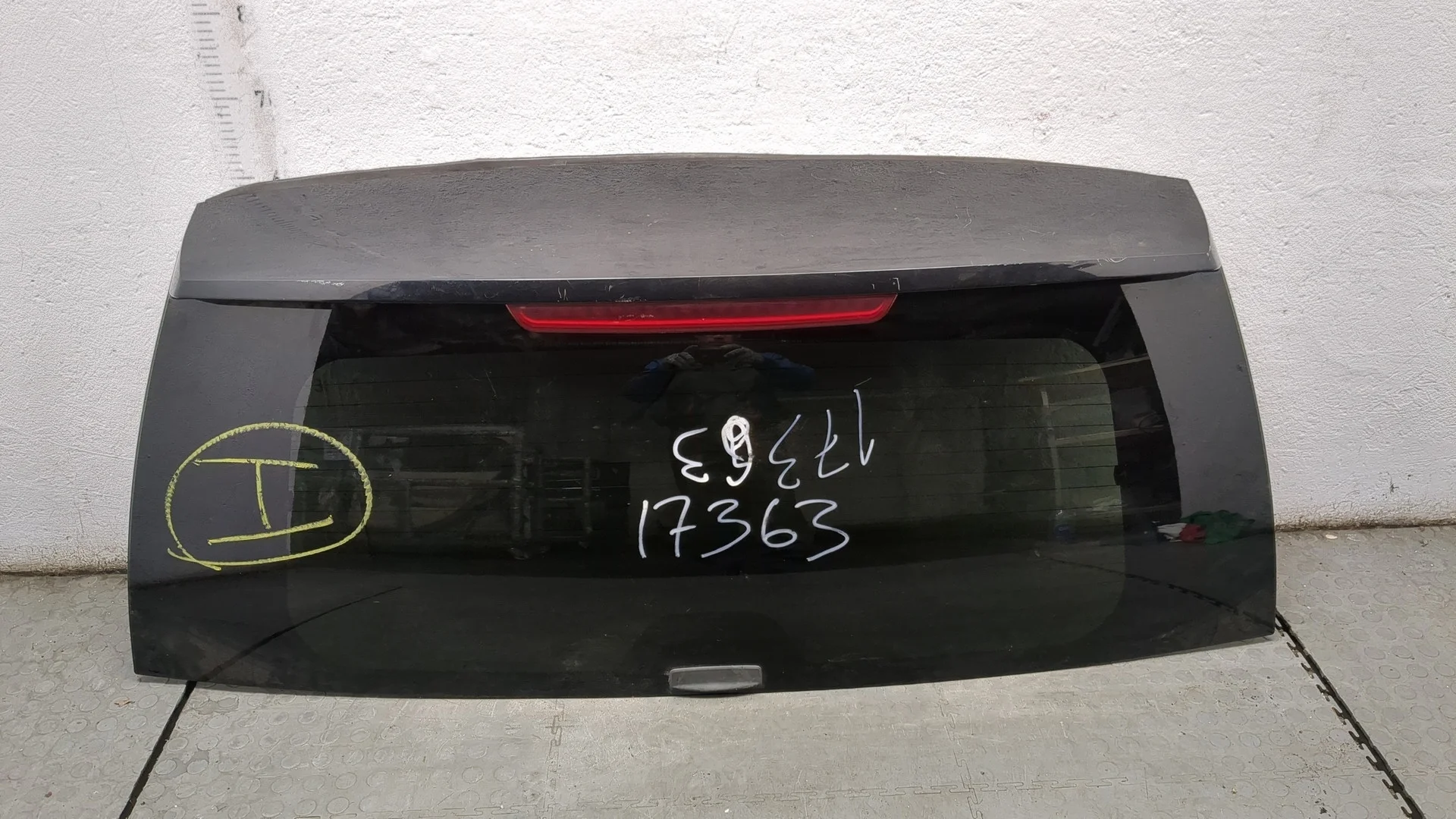 Стекло заднее Chevrolet Tahoe 2006-2014 КПП автомат 4х4 (АКПП) LMG Бензин 5.3 л Инжектор