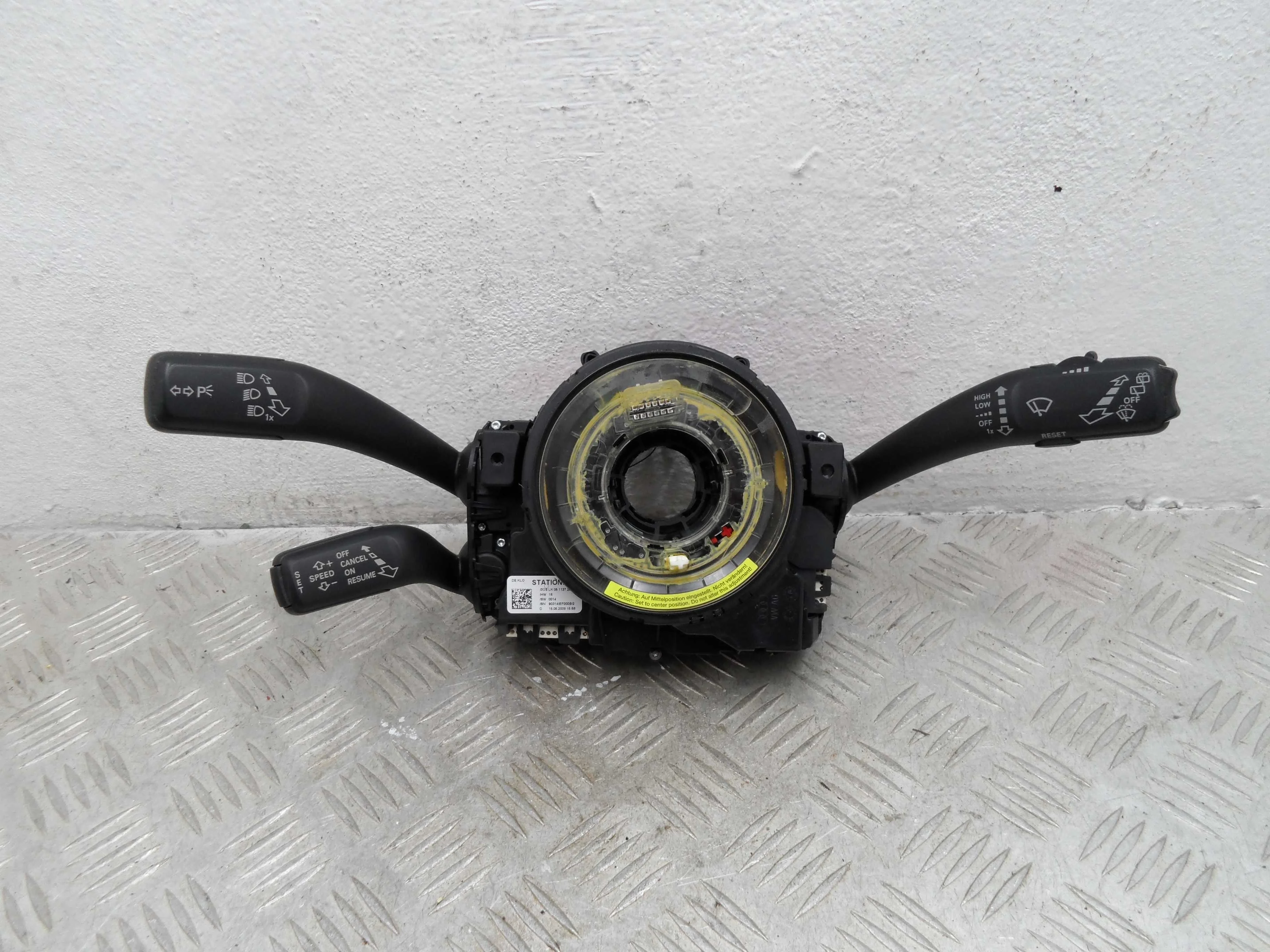 Переключатель подрулевой (стрекоза) Audi Q5 (8R) 2008 - 2012 бензин 3.2 Автомат