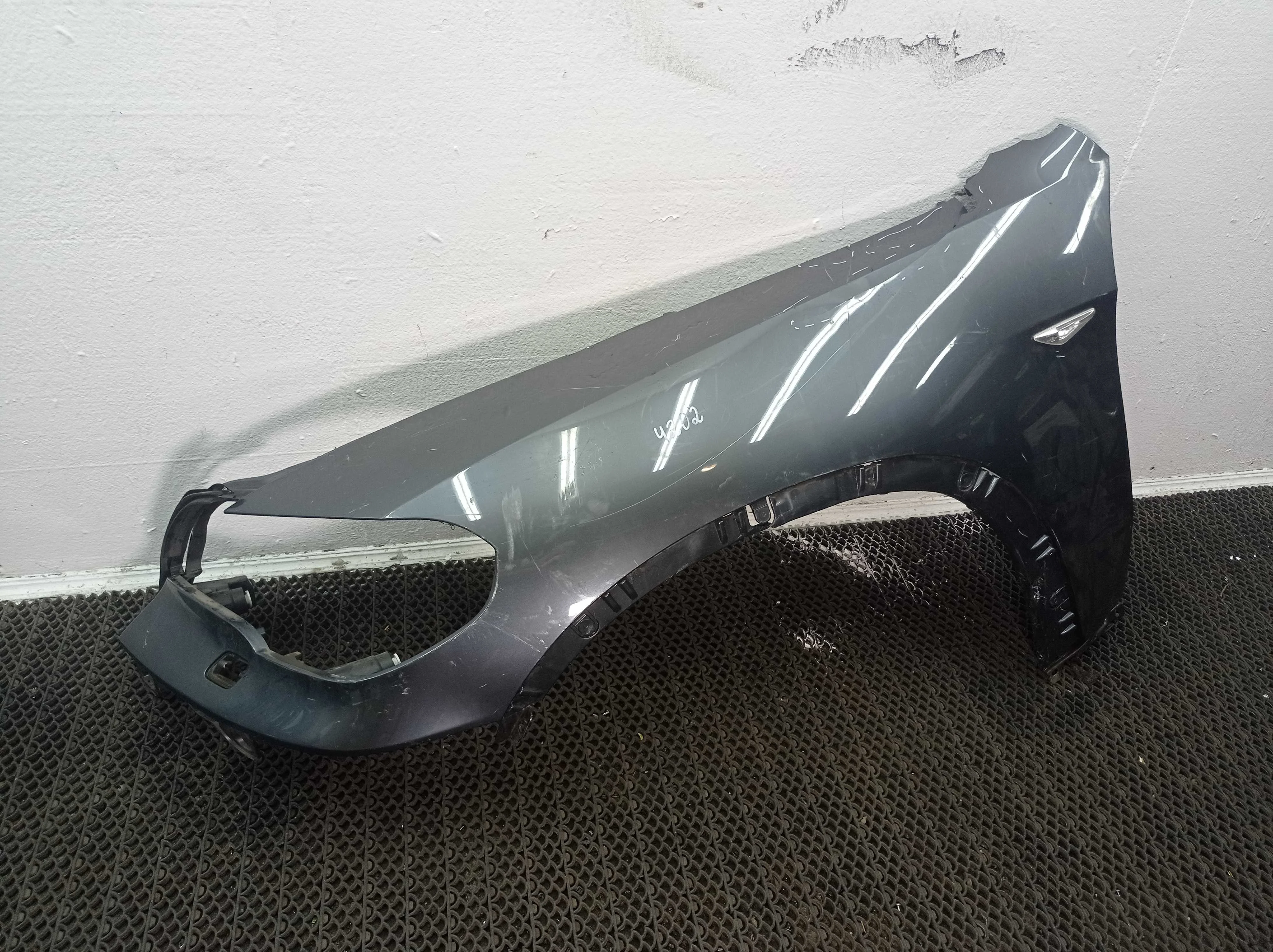 Крыло левое BMW X5 E70 рестайлинг 2010 - 2013 бензин 5.0 Автомат