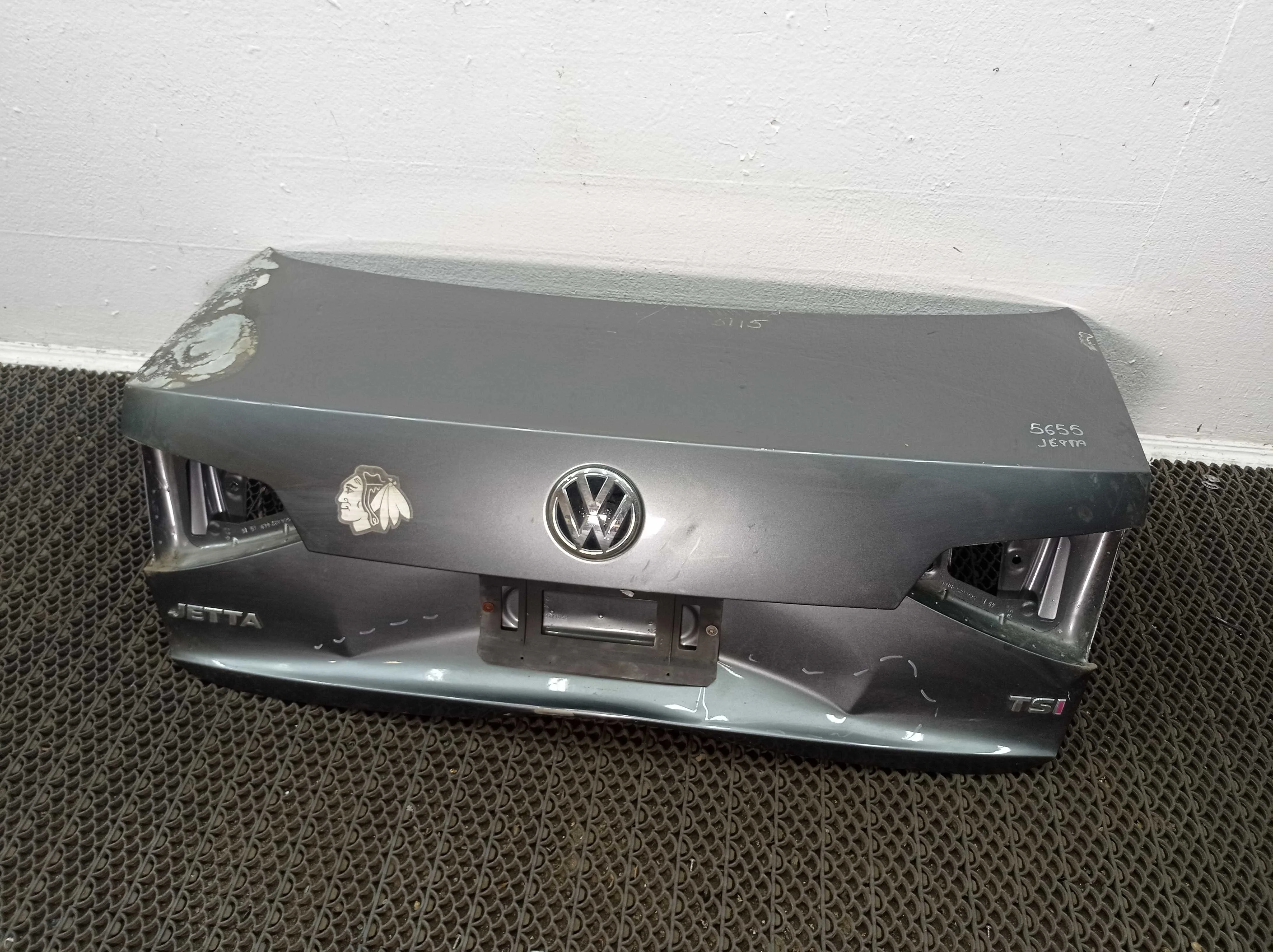 Крышка багажника Volkswagen Jetta VI Рестайлинг (162,163) 2014 - 2018 бензин 1.4 Механика