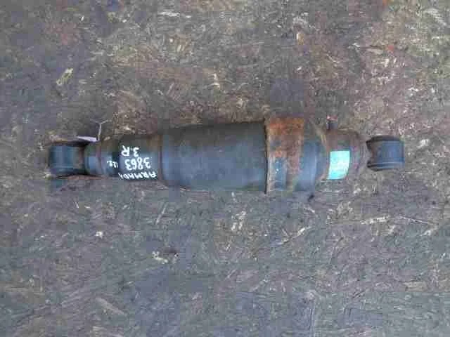 Амортизатор задний правый Nissan Armada I Рестайлинг (TA60) 2007 - 2016 бензин 5.6 Автомат