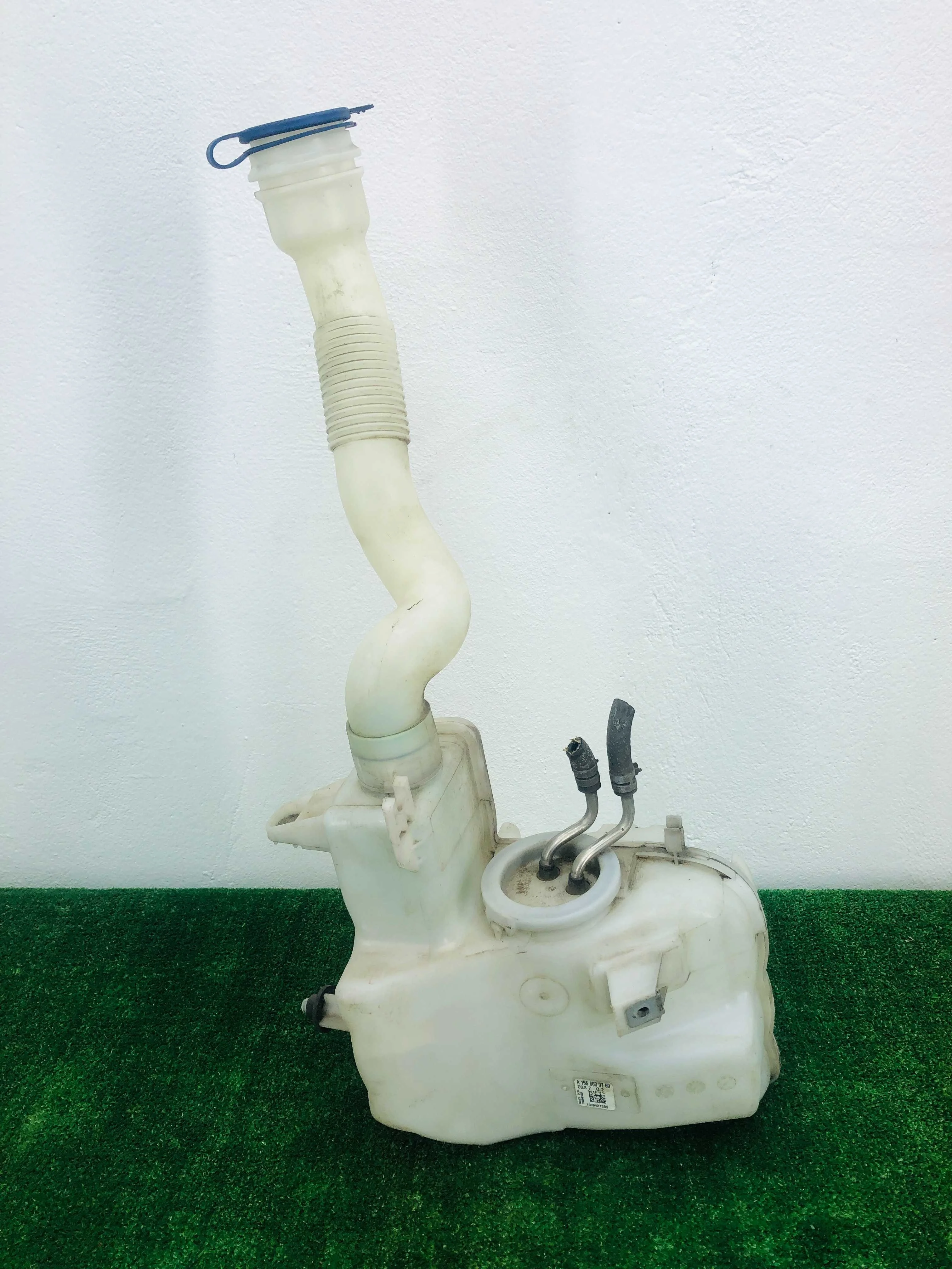 Бачок омывателя Mercedes GLS (X166) 2015 - 2019 дизель 3.5 Автомат