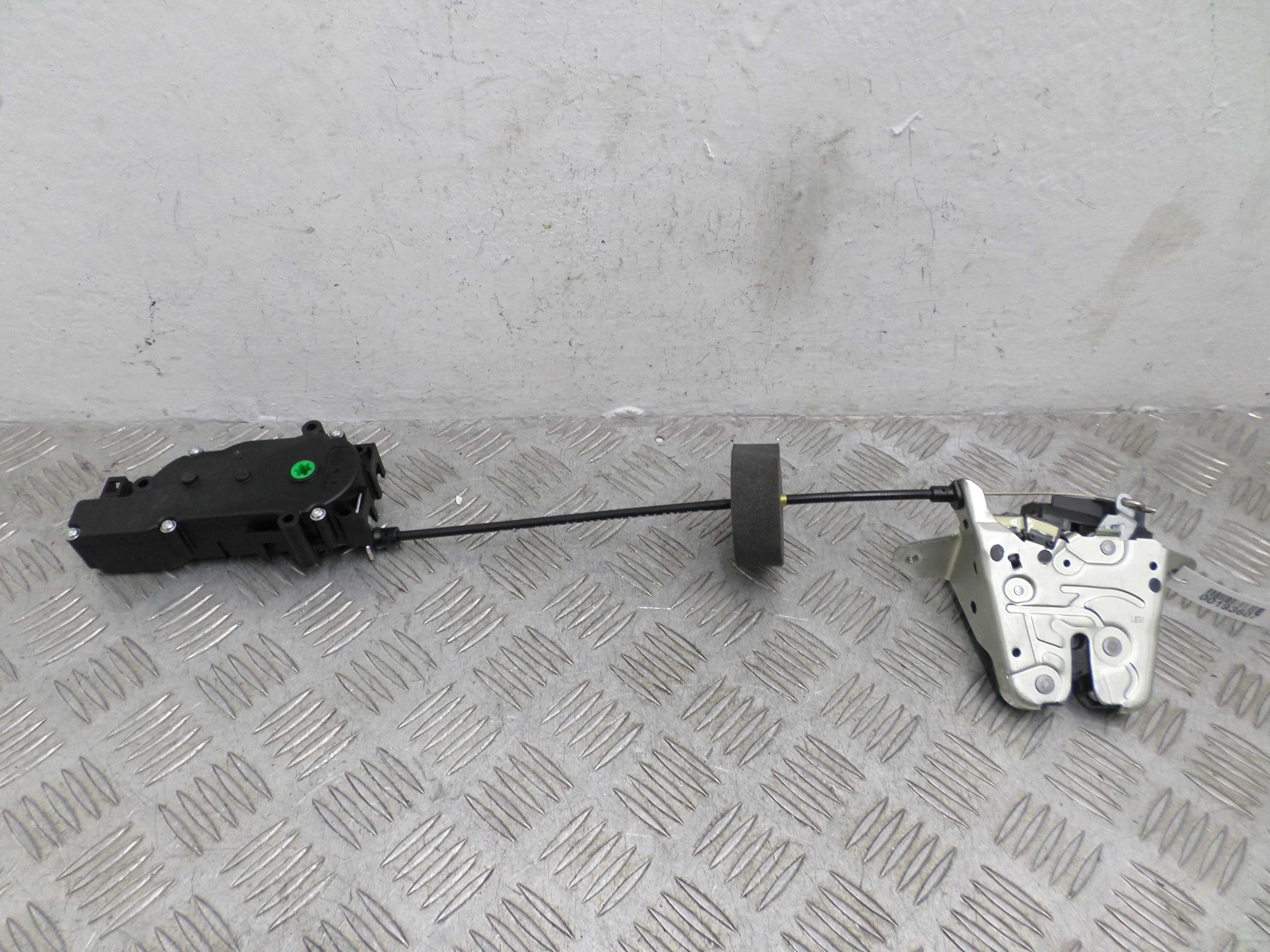 Замок багажника Mercedes GLS (X166) 2015 - 2019 дизель 3.5 Автомат