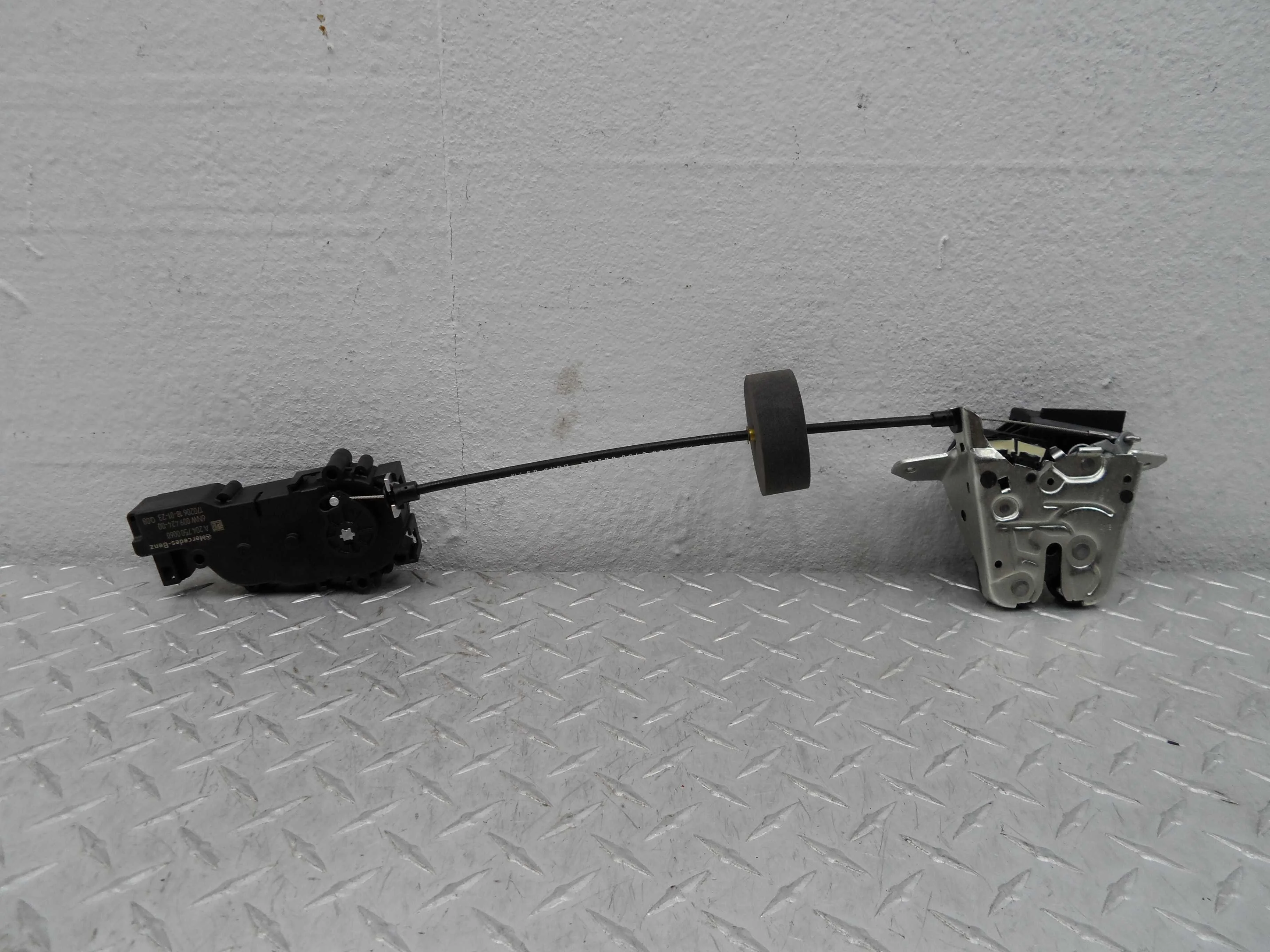 Замок багажника Mercedes GLE (W166) 2015 - 2019 дизель 3.5 Автомат