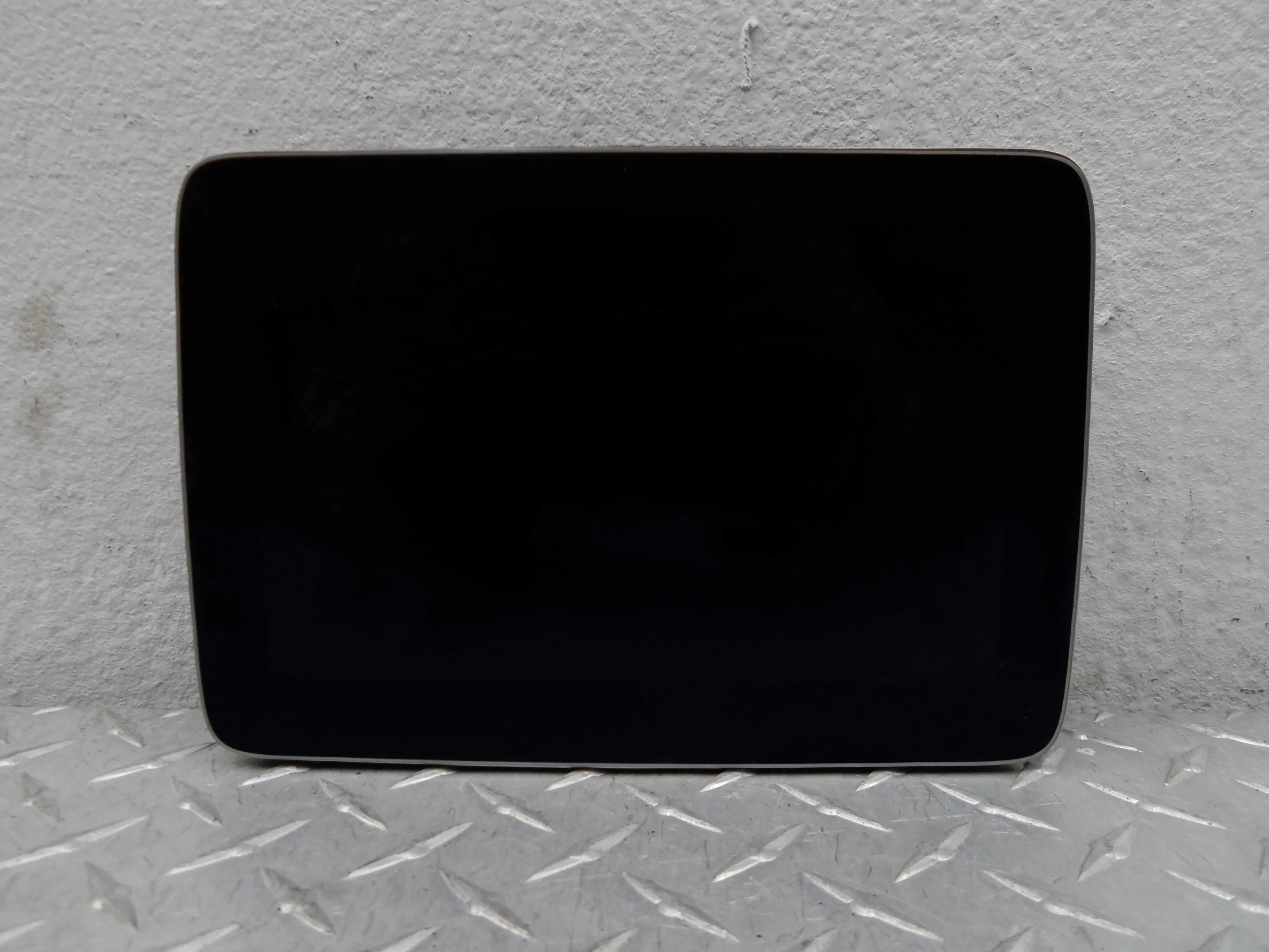 Дисплей информационный Mercedes GLE (W166) 2015 - 2019 дизель 3.5 Автомат