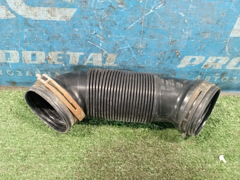 Патрубок воздушного фильтра Skoda Yeti 2009-2018