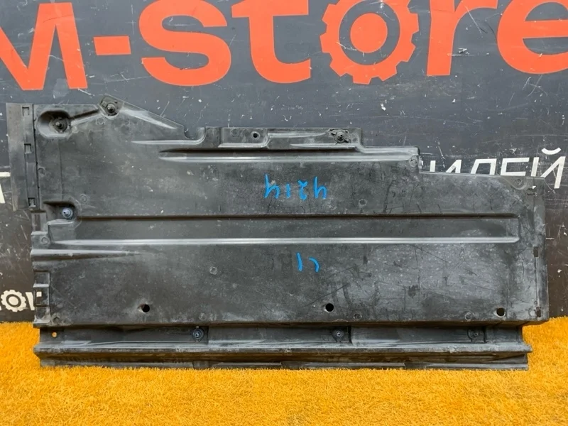 Защита днища кузова Audi A4 2011 8K0825207B B8/8K CDNB, левая