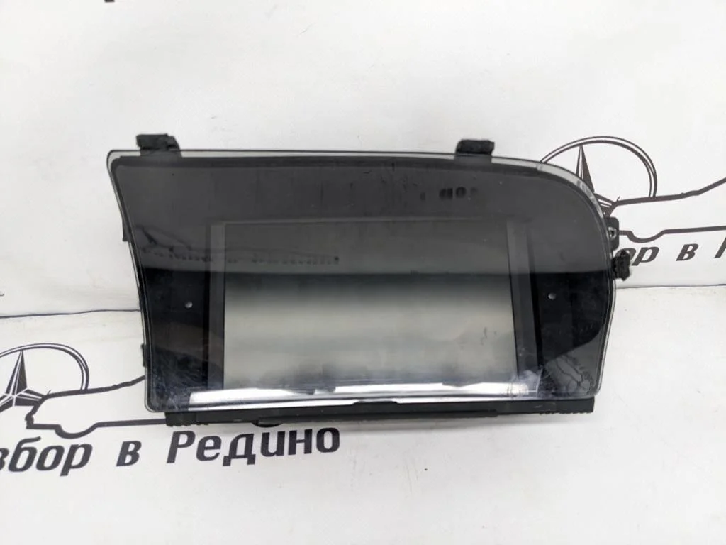 Монитор Mercedes-Benz