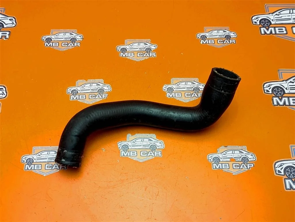 Патрубок ОЖ Mercedes-Benz