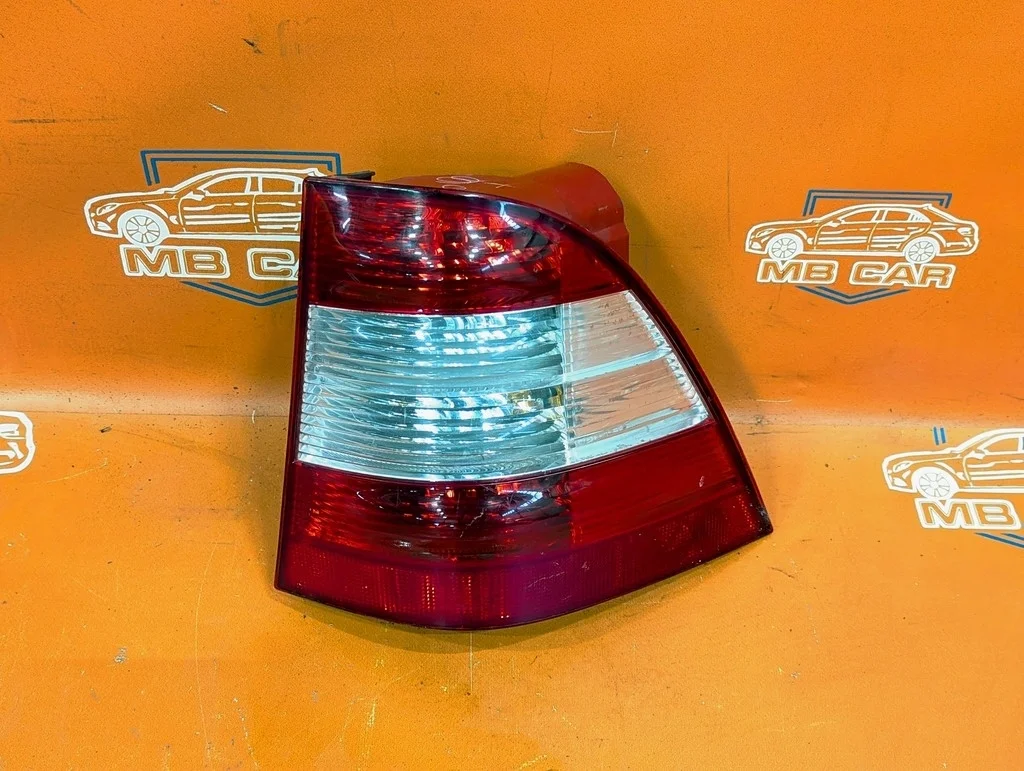 Фонарь задний правый Mercedes-Benz