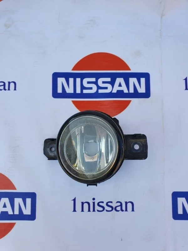 Фара противотуманная Nissan Qashqai 2006-2013 261508990A J10 MR20, передняя правая