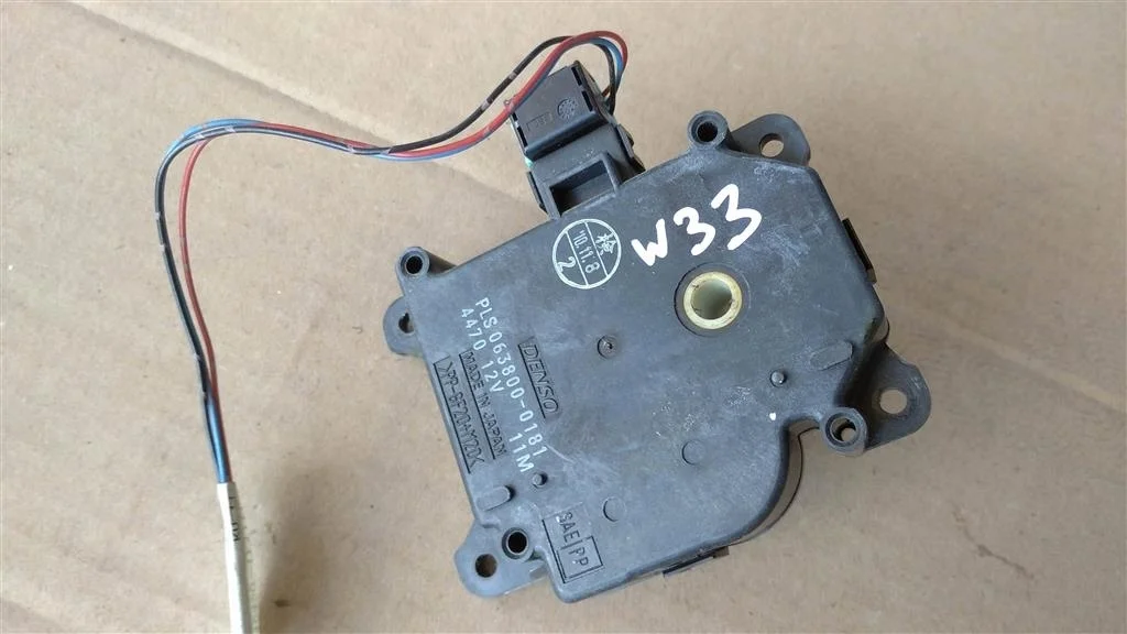 Б.у. сервопривод заслонки печки TOYOTA PRIUS ZVW30 TOYOTA PRIUS ZVW30