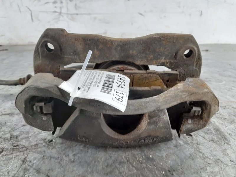 Суппорт тормозной Toyota Camry 2012-2017 50 55